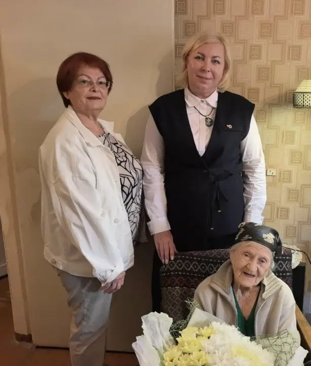 Поздравили Тамару Дмитриевну Шмакову с её 95-летием.